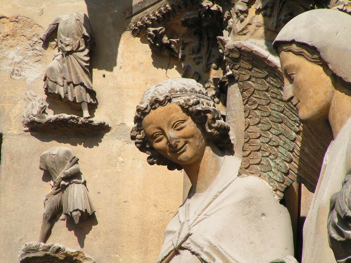 Reims:  Îngerul care surâde